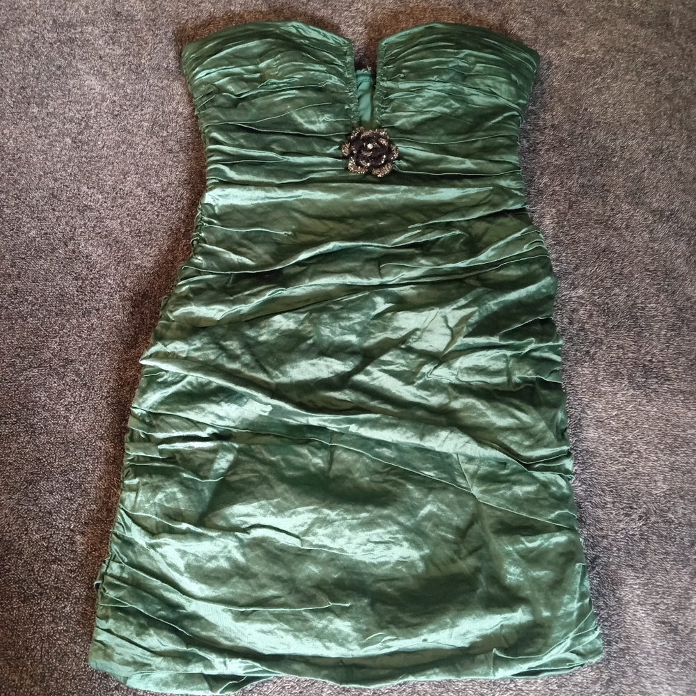 BCBG NWT Tristina Dark Evergreen mini convertible dress